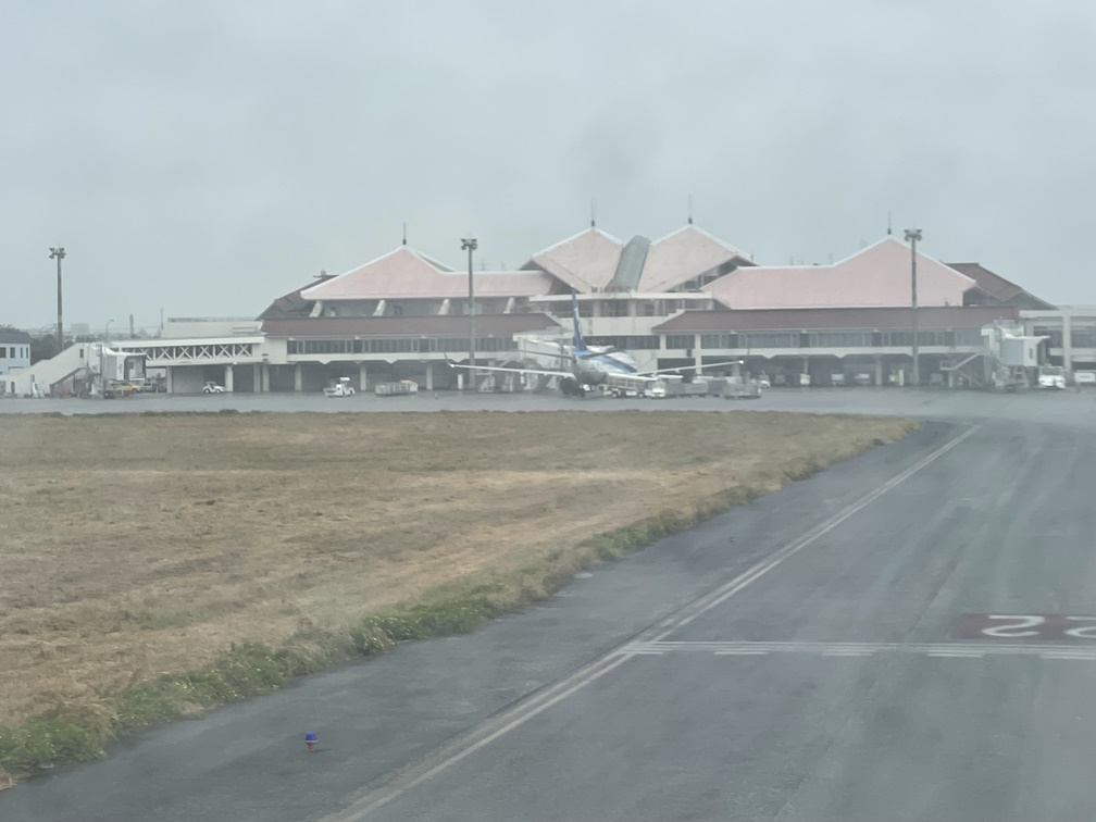 機内から見る宮古空港