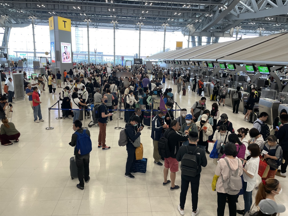 スワンナプーム国際空港 チェックインカウンターT～Uの様子