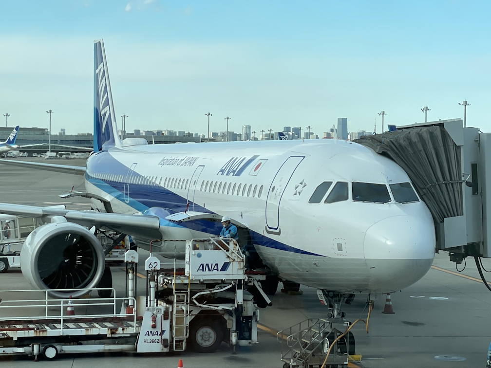 羽田空港に到着したJA135A