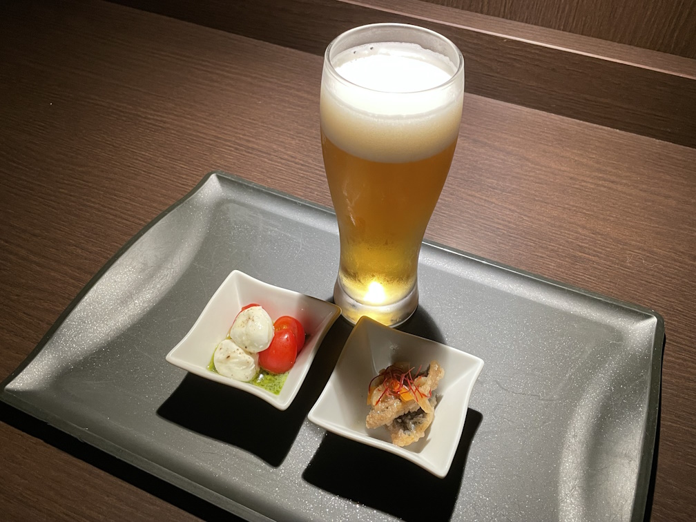 ANA SUITE LOUNGEでのビールとアテ