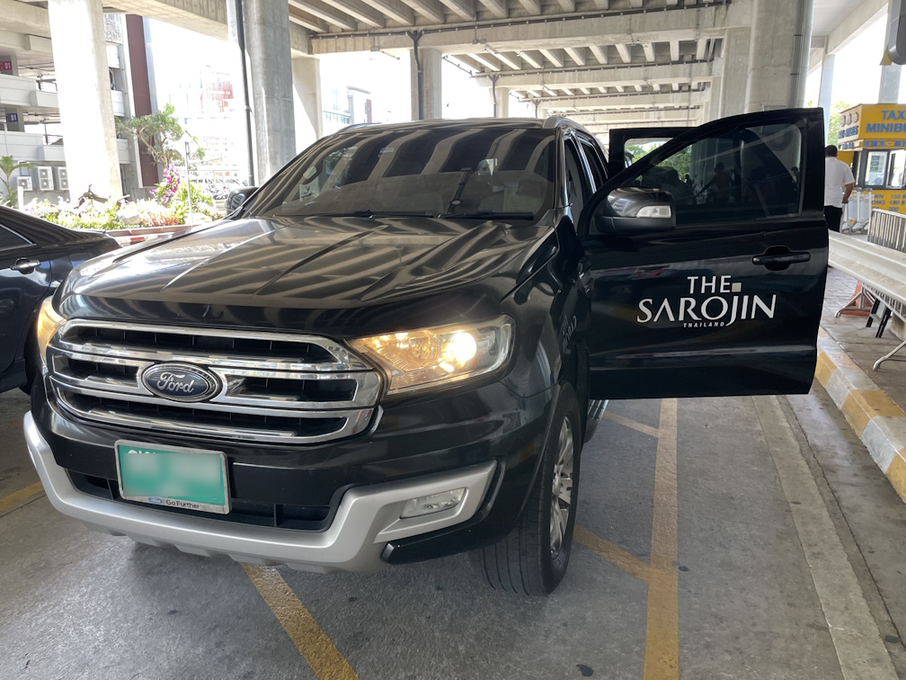 THE SAROJINの送迎車＝サロジンカー