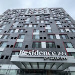 Residence Inn by Marriott New York JFK Airportの建物