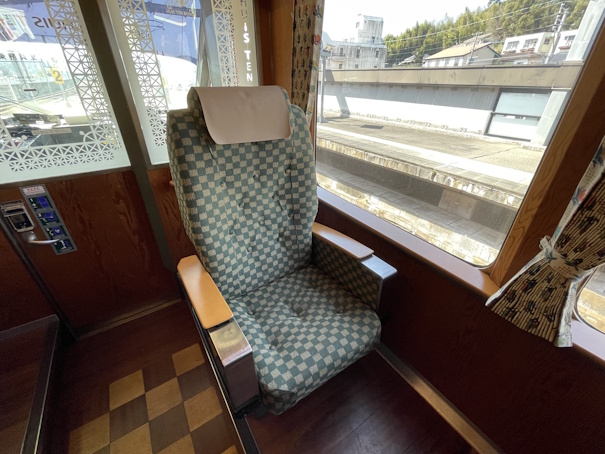 グリーン車の1人用座席