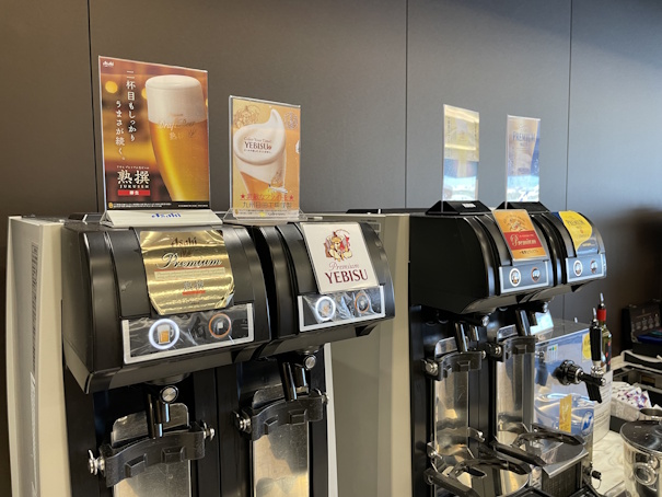 ラウンジ内のビールサーバー