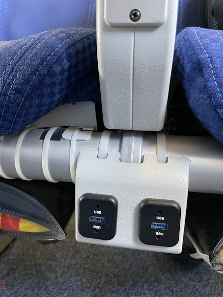 シート下方にあるUSB-Aポート