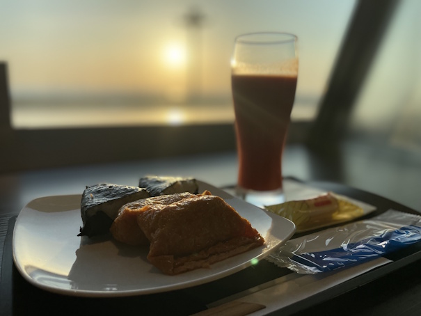 ANA SUITE LOUNGEでいただたおにぎりや稲荷寿司