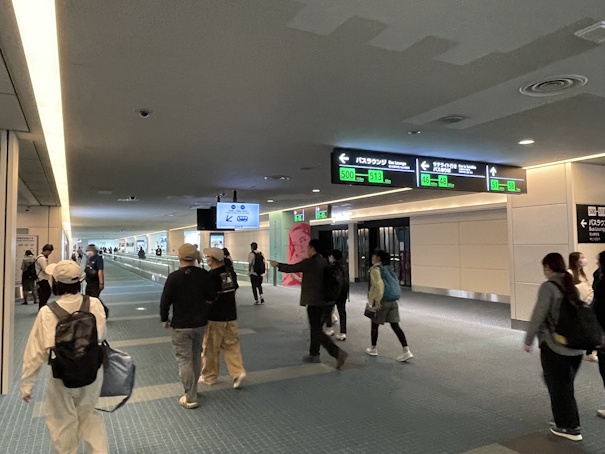 バスラウンジへの分岐点