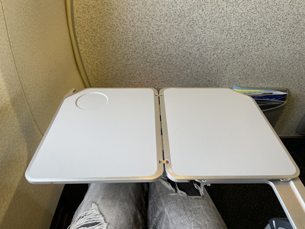 フルに開いたテーブル