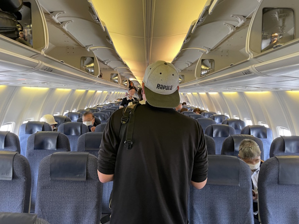 機内中央~後方席