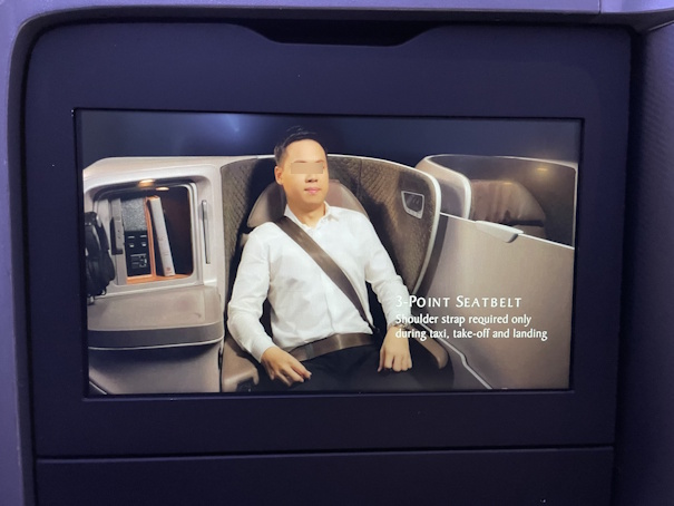 モニターと、そこに映る安全ビデオ