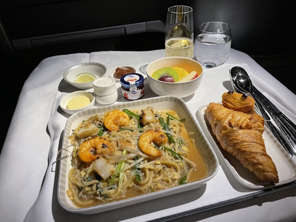 ホッケンミーも揃った朝食